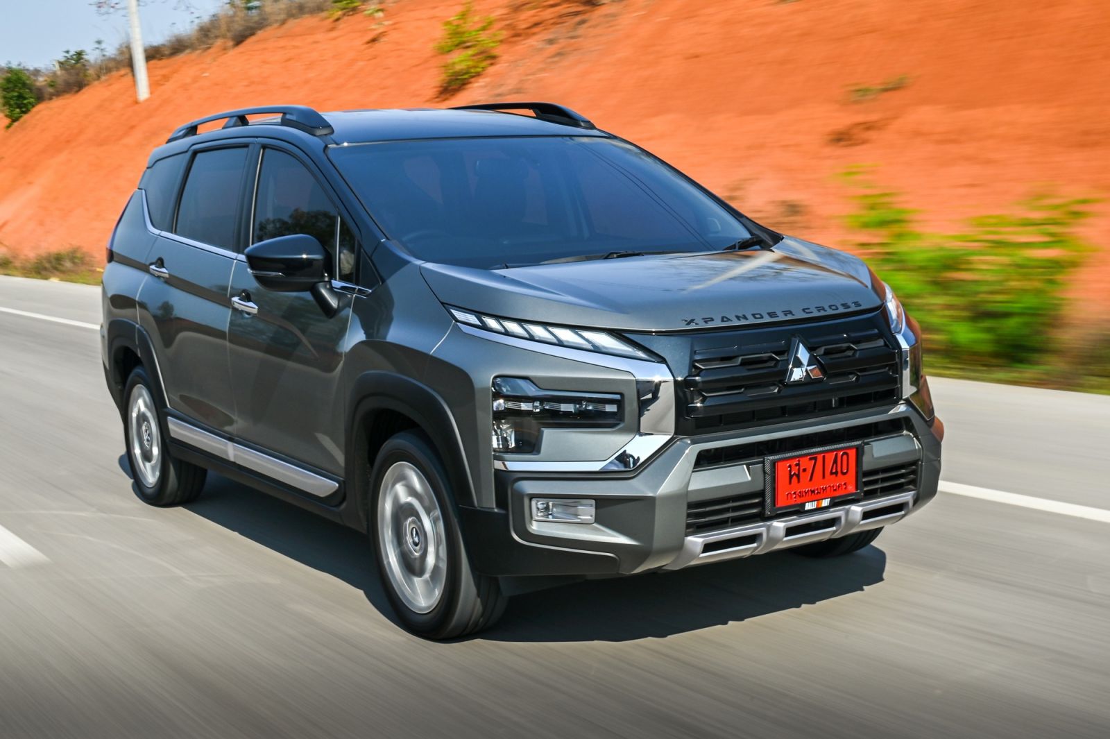 Mitsubishi xpander deals phev